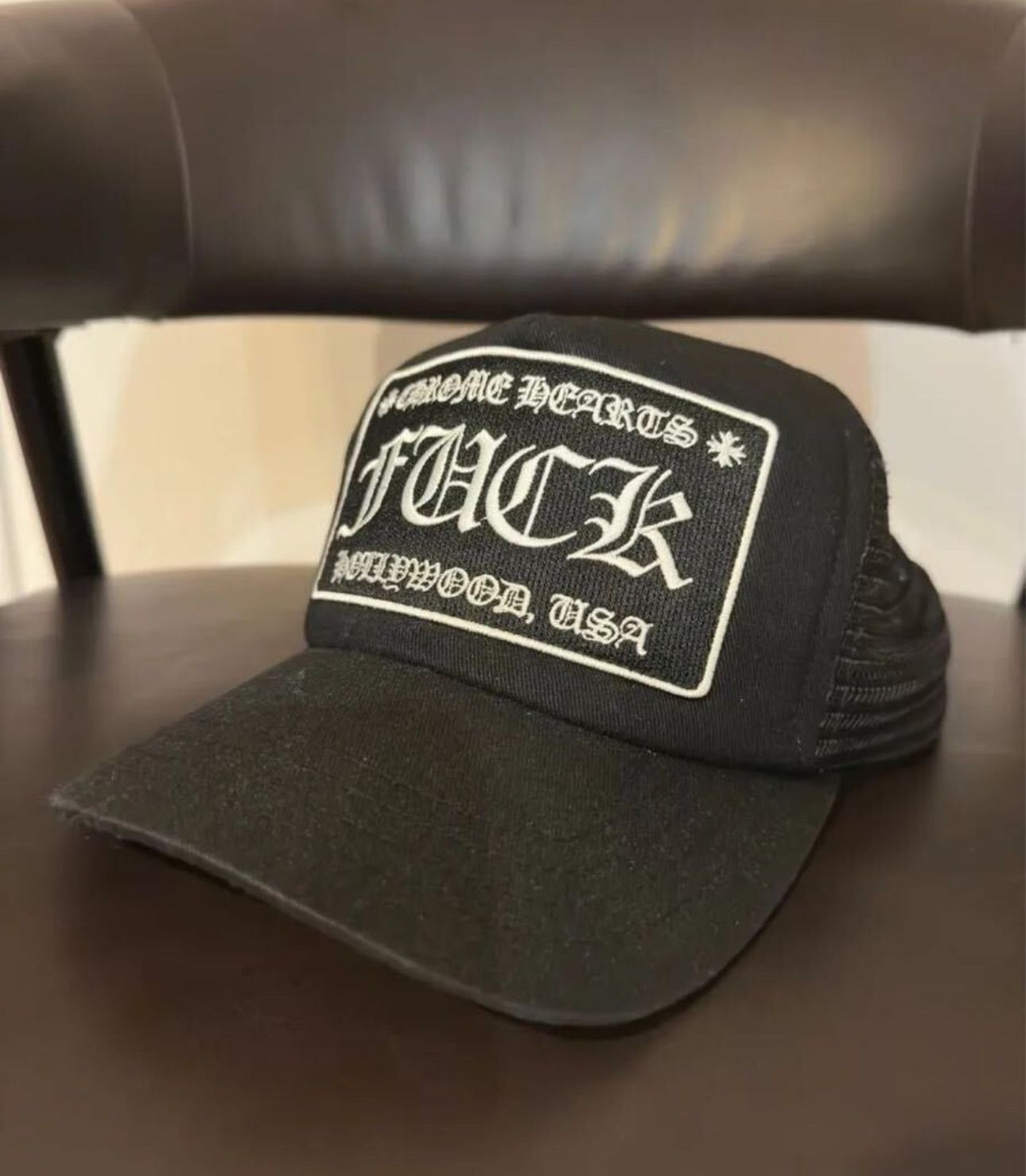 クロムハーツ トラッカー キャップ ファック "ブラック"
