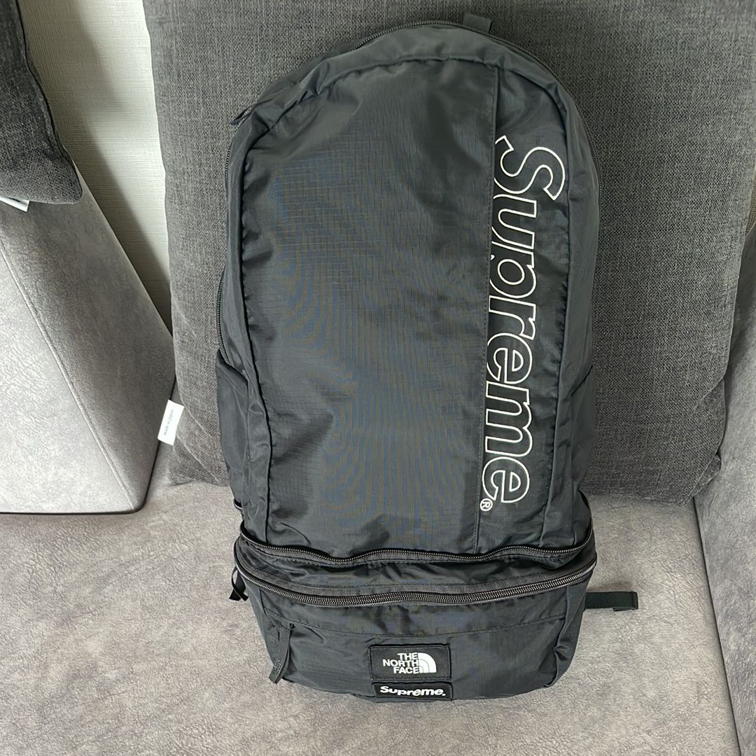 Supreme x The North Face Trekking Convertible Backpack + Waist Bag