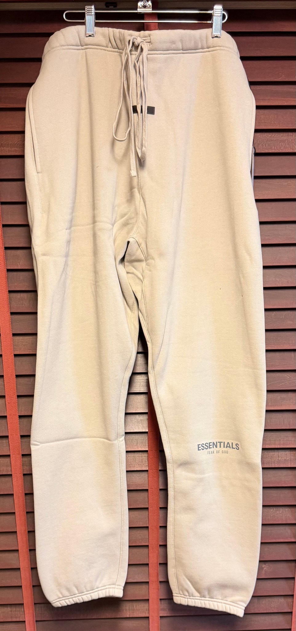 FEAR OF GOD ESSENTIALS SWEATPANT "string"