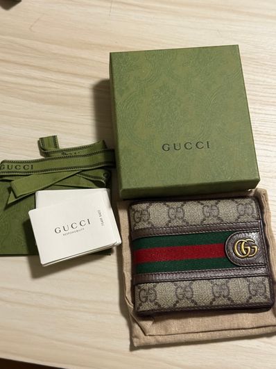 GUCCI 二つ折り財布