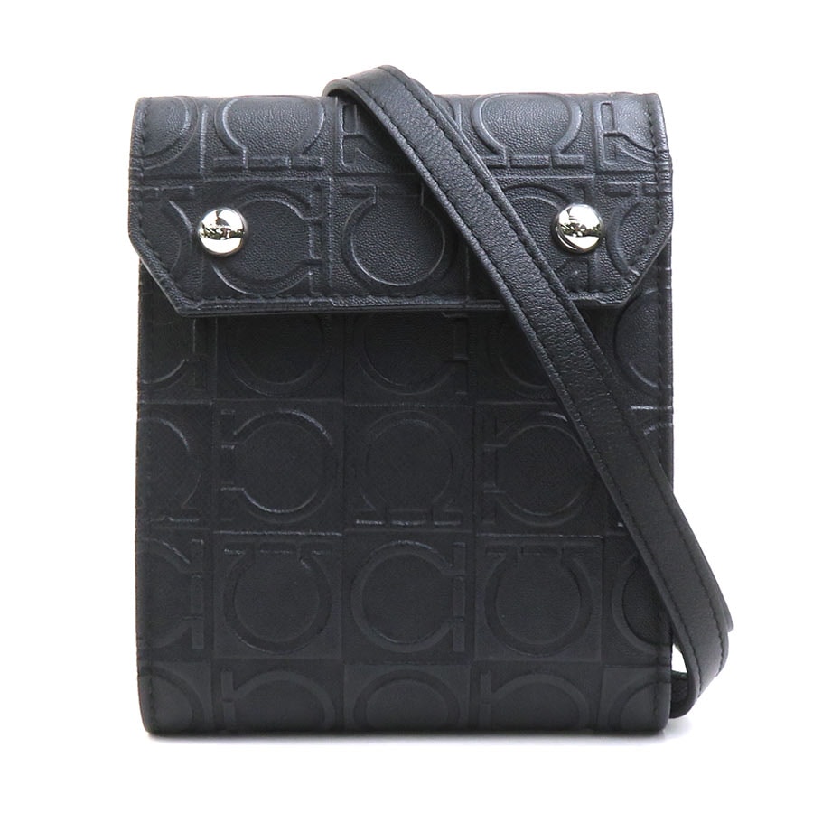 サルヴァトーレフェラガモ Salvatore Ferragamo 三つ折り財布 ショルダーウォレット ガンチーニ レザー ブラック シルバー ユニセックス【中古】 e60404a