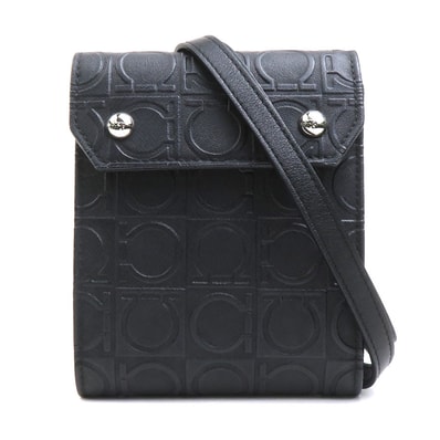 サルヴァトーレフェラガモ Salvatore Ferragamo 三つ折り財布 ショルダーウォレット ガンチーニ レザー ブラック シルバー ユニセックス【中古】 e60404a