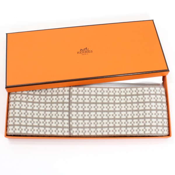 【新品】エルメス ヘアバンダナ ジョバンナ Mサイズ エトゥープ エクリュ カシミア100% HERMES レディース Hロゴ柄 エレガント ヘアアクセサリー ヘア小物 アパレル ファッション 雑貨 おしゃれ