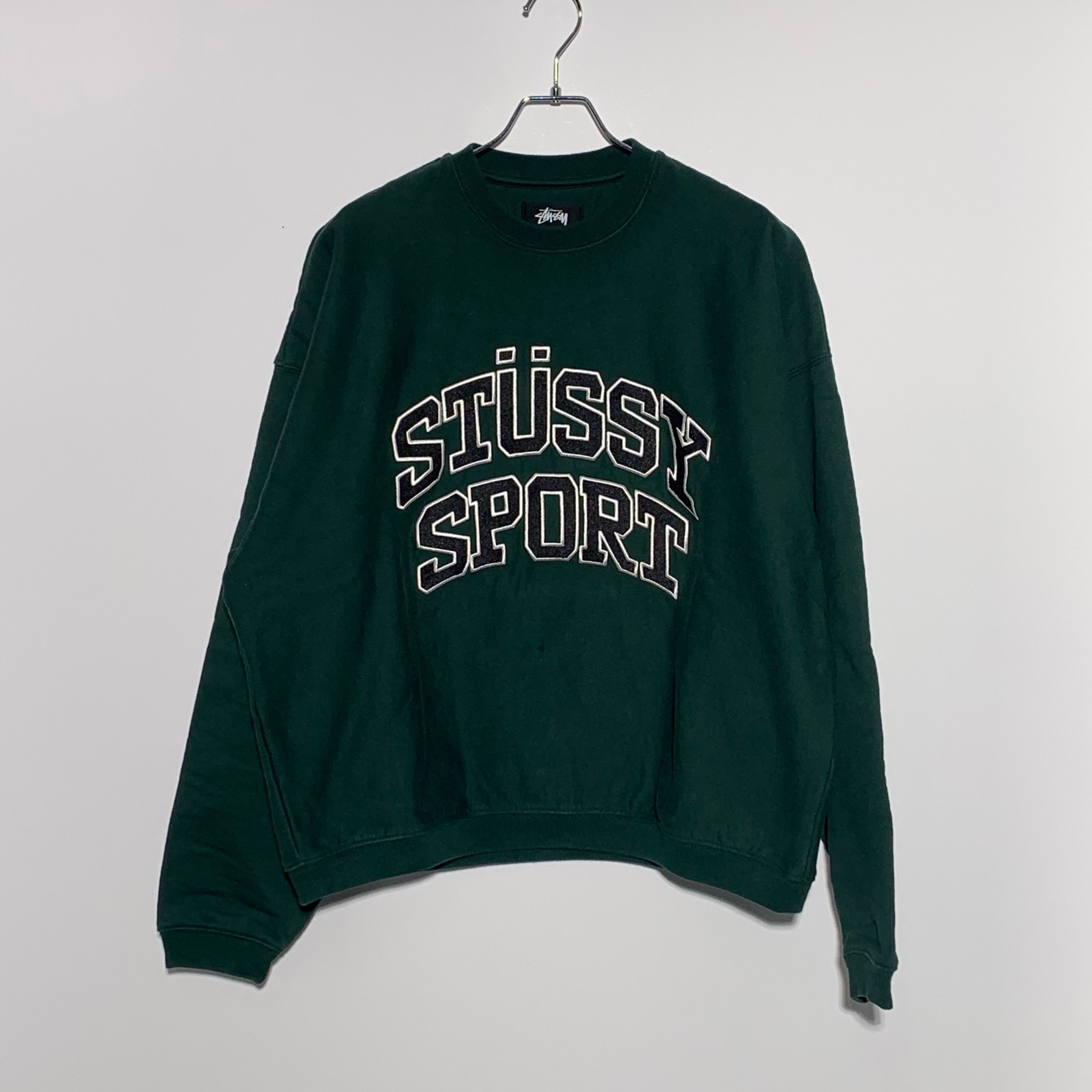 ステューシー スポーツ リラックスド オーバーサイズド クルー "パイン"