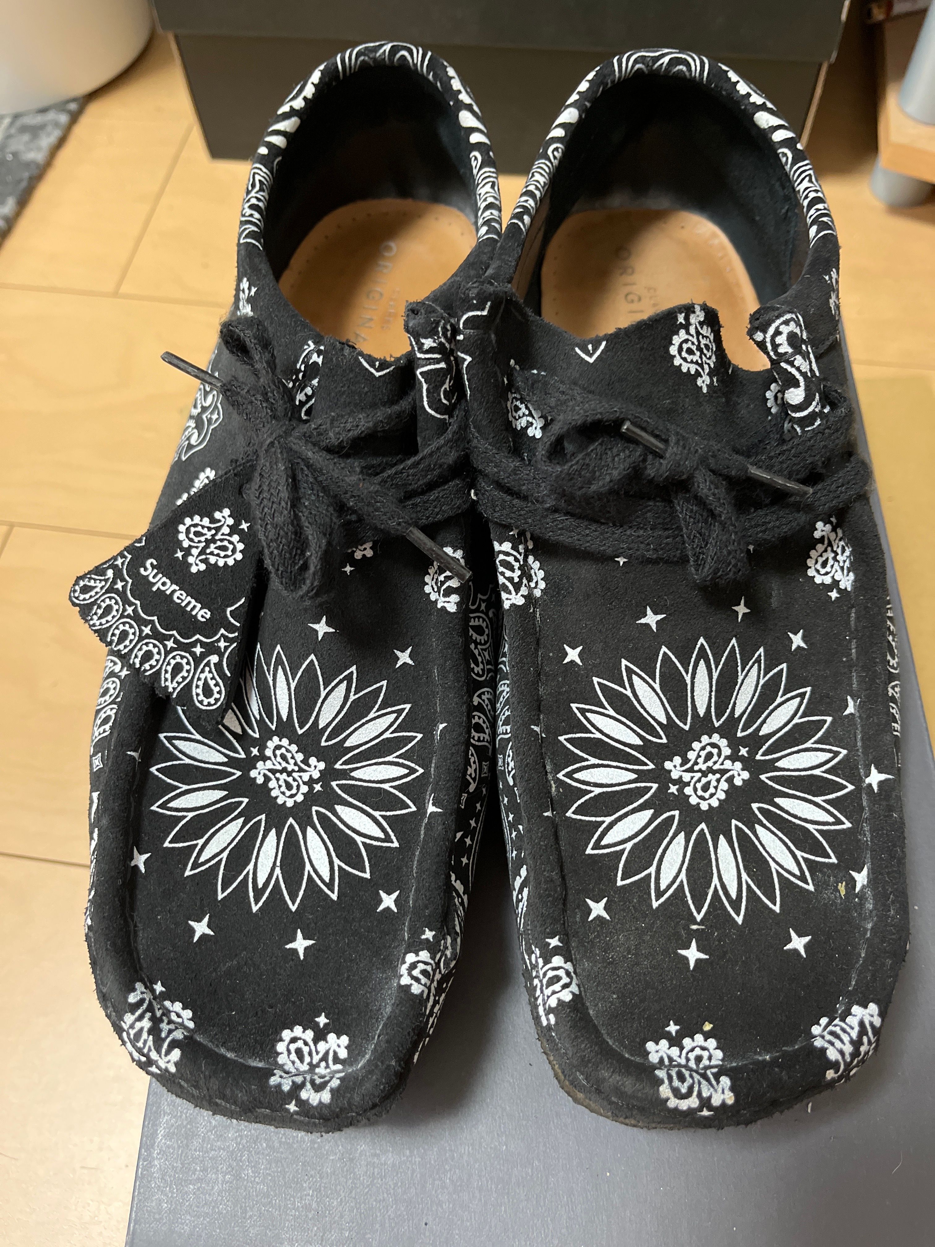 supreme clarks bandana Wallabee black