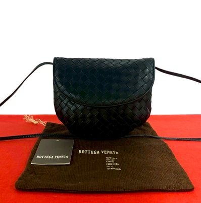 BOTTEGA VENETA ボッテガヴェネタ イントレチャート レザー ショルダーバッグ ブラック
74946