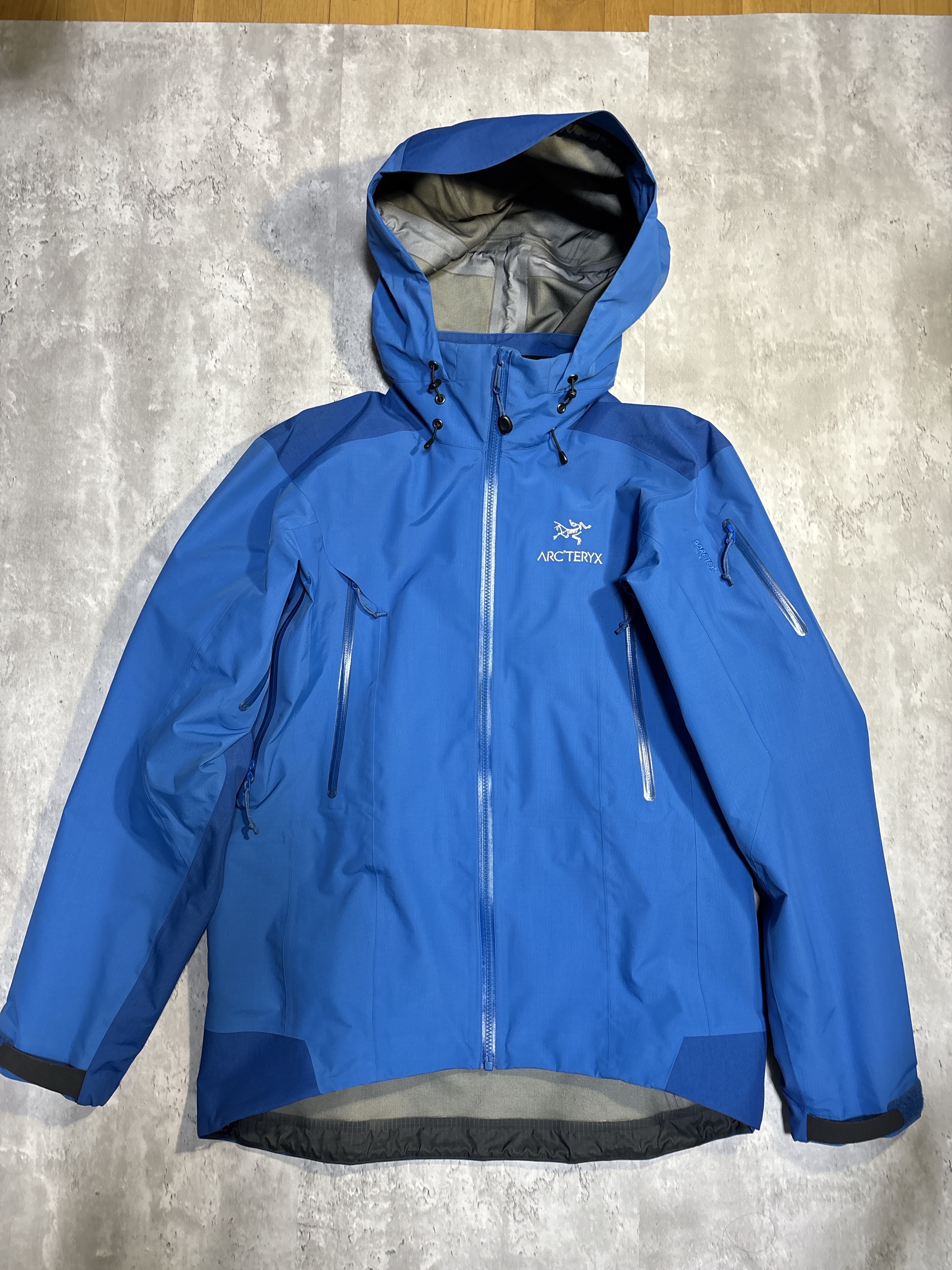 美品Arc'teryx シータ AR マウンテンパーカー　ブルー　サンウエスト
