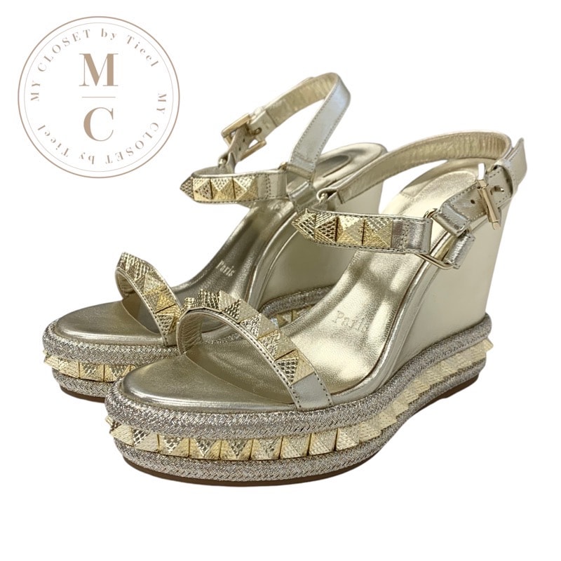 クリスチャンルブタン Christian Louboutin ピラクロウ サンダル 靴 シューズ レザー ゴールド スタッズ ウェッジソール