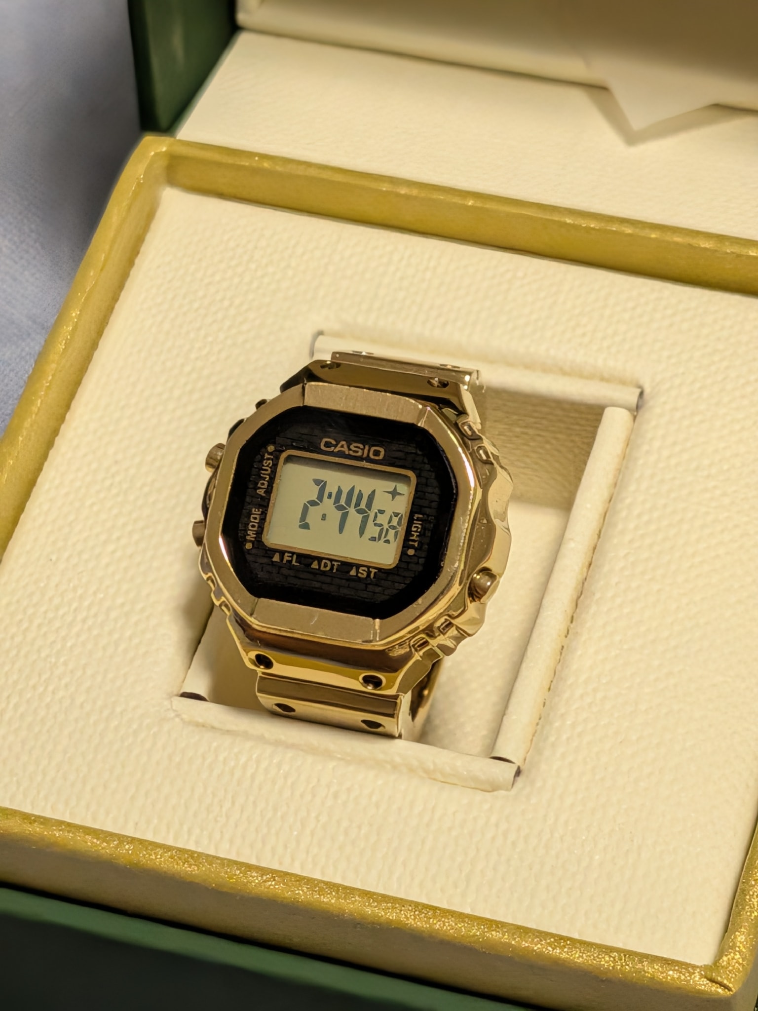 Casio Ring Watch "Gold" CRW-001G