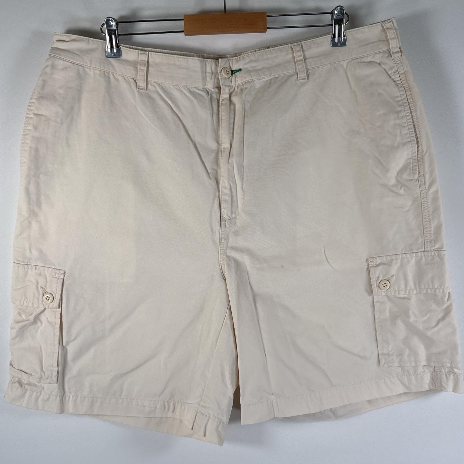 古着 90's/90年代 トミーヒルフィガー TOMMY HILFIGER ショートパンツ チノショーツ ワンポイントロゴ 大きいサイズ w40  ホワイト系 メンズ