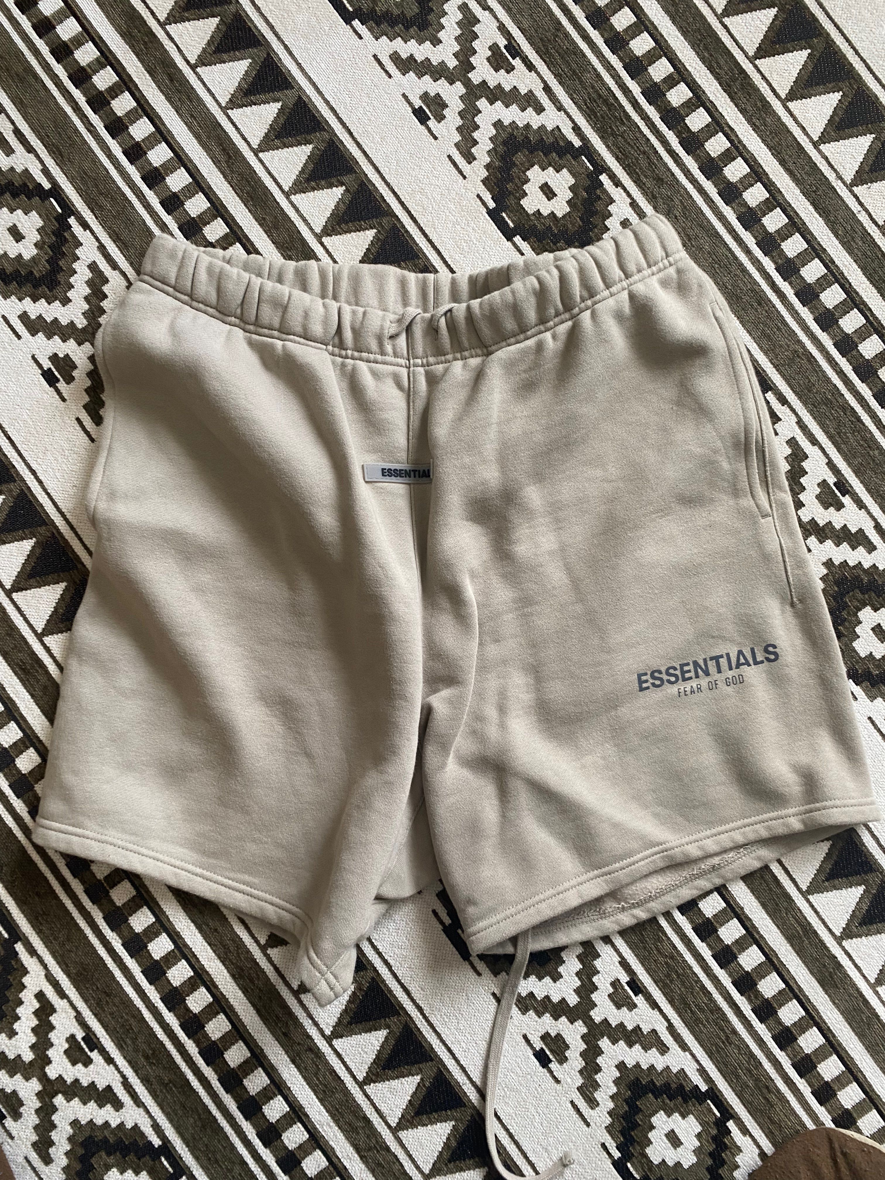 FEAR OF GOD ESSENTIALS Fleece Shorts "Olive"