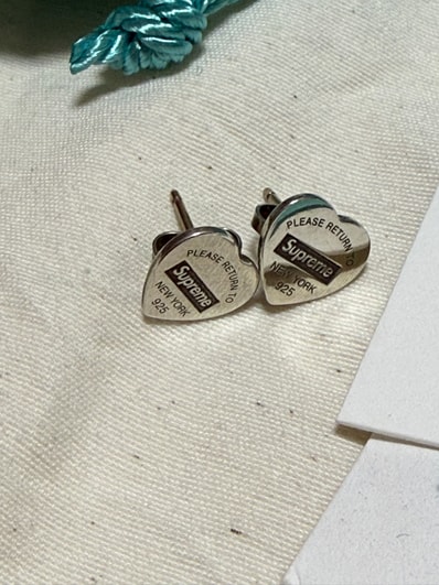 Supreme / Tiffany & Co. Return to Tiffany Heart Tag Stud Earrings (Set of 2) "Silver"