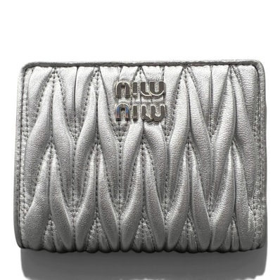 MIUMIU 極美品 ミュウミュウ MATELASSE マテラッセ 二つ折り財布 5MV024 RFID確認済 レザー シルバー ロゴ コンパクトウォレット ミニ財布 miumiu Aランク 中古 鑑定済 ミュウミュウ財布