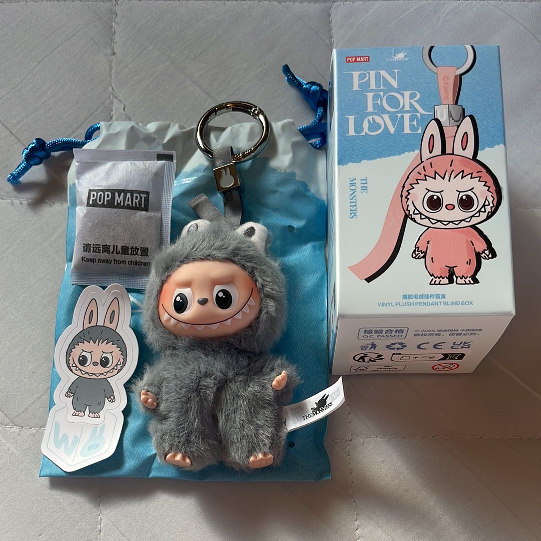 POP MART THE MONSTERS (LABUBU) Pin for Love Series-Vinyl Plush Pendant (N-Z) W
