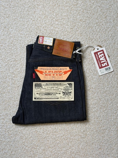 Levi's Vintage Clothing 1942 501 Jeans "Indigo Rigid"