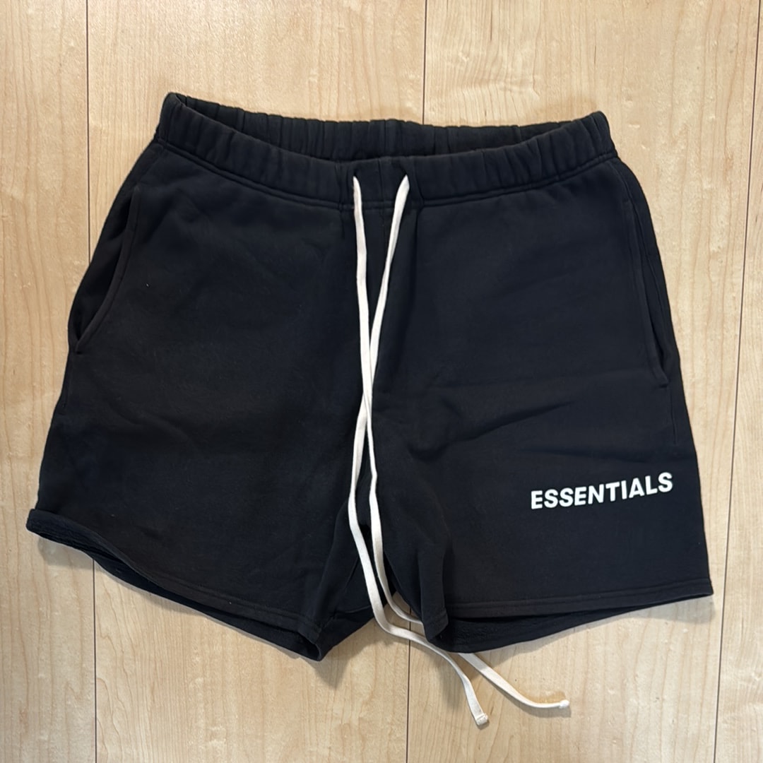 FEAR OF GOD Essentials Graphic Sweat Shorts "Black"