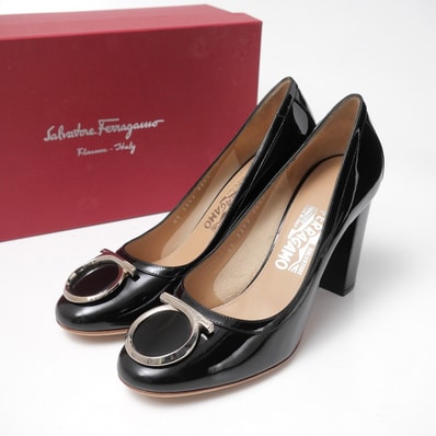 ■未使用品■Salvatore Ferragamo サルヴァトーレフェラガモ パンプス サイズ9 C ガンチーニ エナメル チャンキーヒール ハイヒール 20260618/RA9773