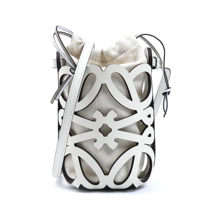 LOEWE ロエベ アナグラム カットアウト ポケット ショルダーバッグ ホワイト C922Y62X07 レディース【中古】【美品】