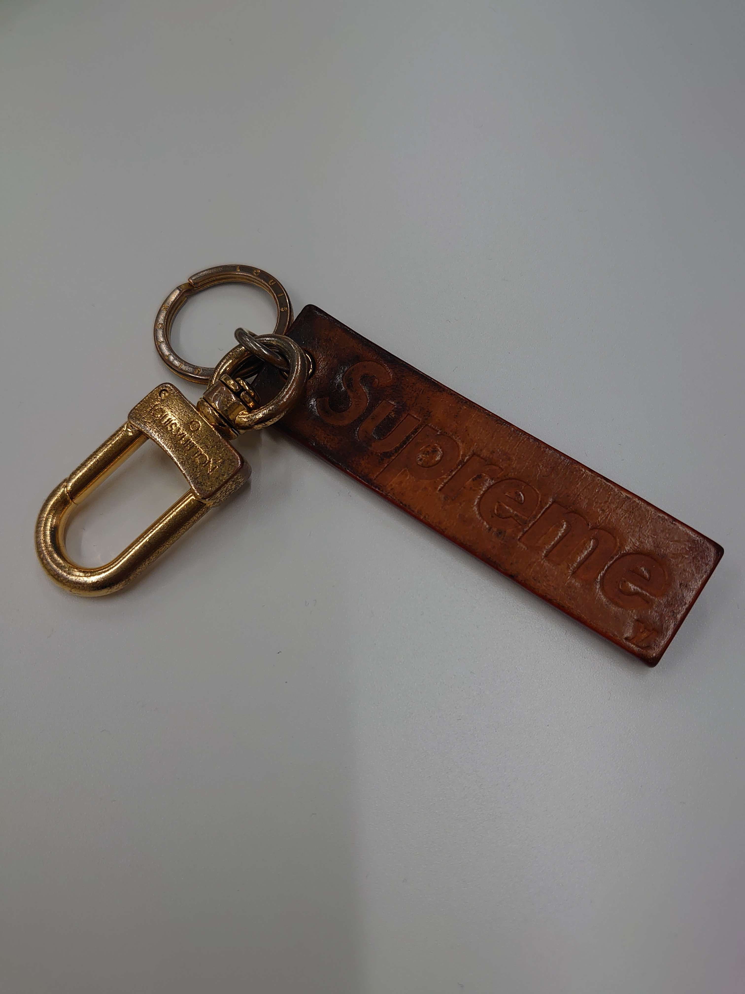 Supreme / Louis Vuitton KeyHolder "Red"