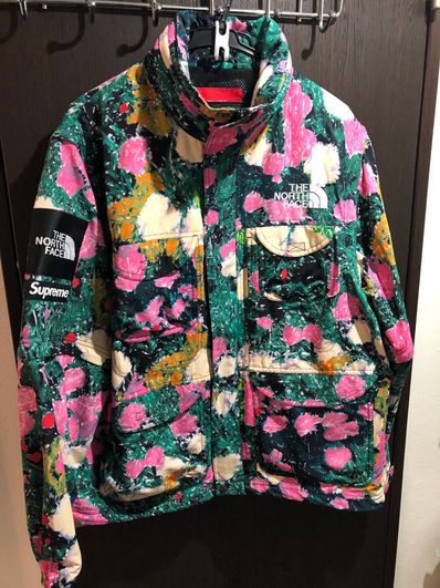 Supreme x The North Face Trekking Convertible Jacket "Flowers"