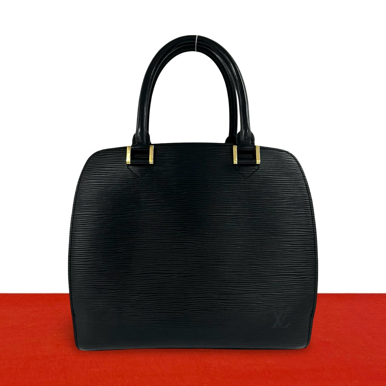 LOUIS VUITTON ルイヴィトン ポンヌフ エピ レザー ハンドバッグ ノワール ブラック
18395