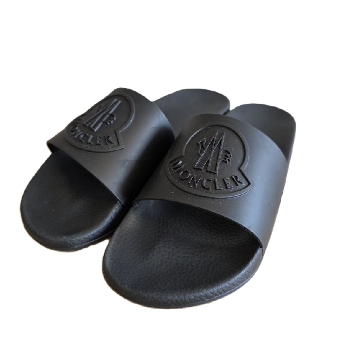 MONCLER モンクレール Basile バジーレ シャワーサンダル ラバーサンダル エンボスロゴ 28cm サンダル 4C00020 M2999 ラバー ブラック  メンズ【中古】