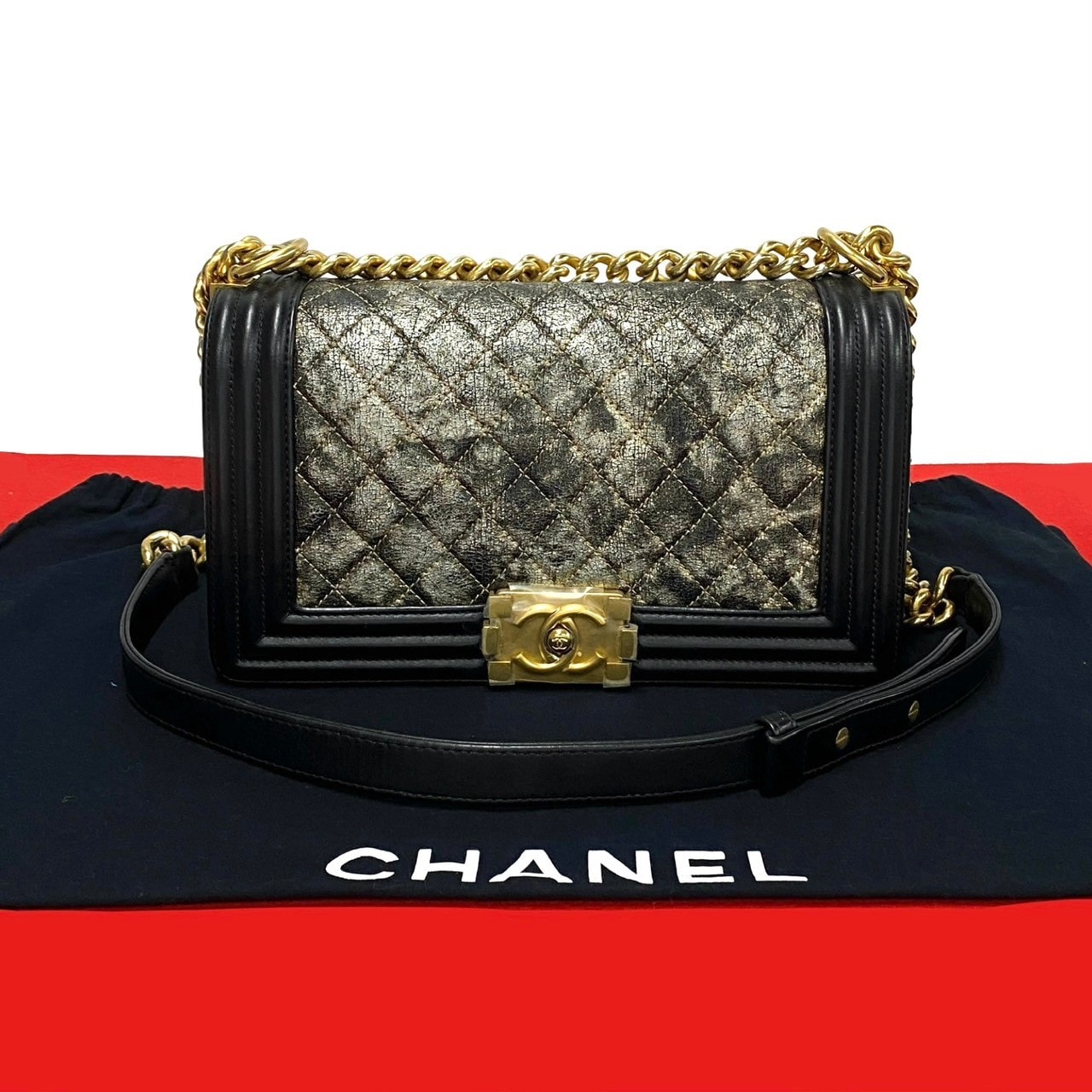 CHANEL シャネル ボーイシャネル キルテッドメタリック レザー ショルダーバッグ ブラック
32152