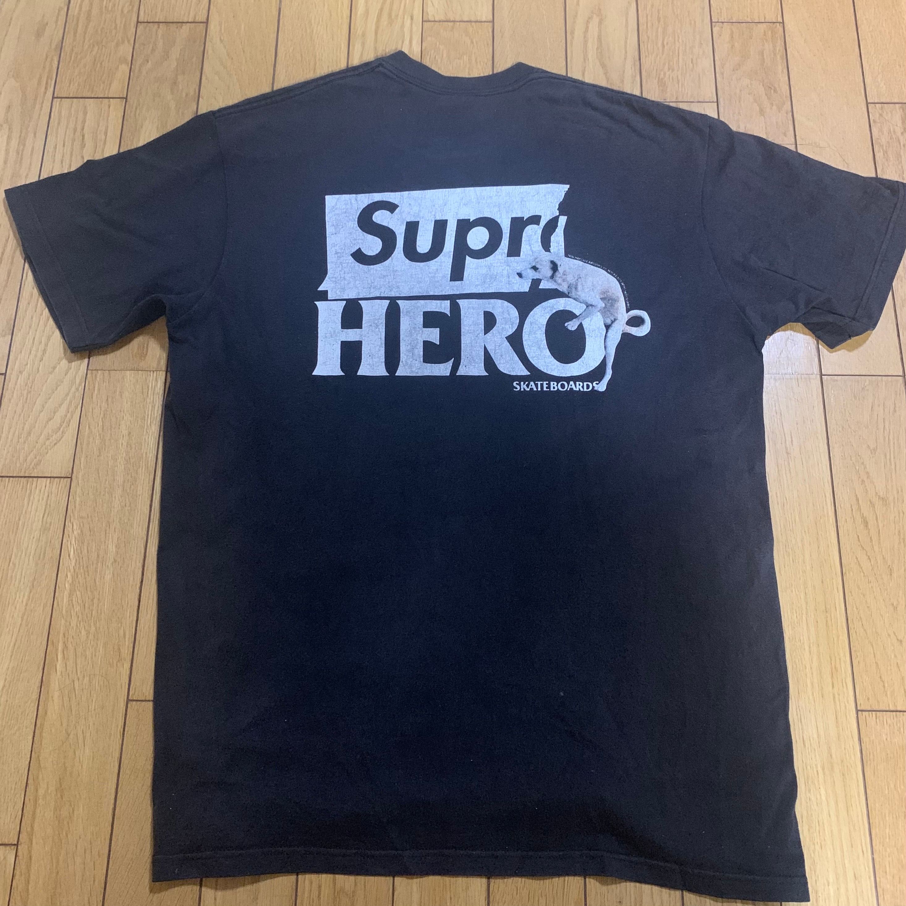 シュプリーム アンチヒーロー ドッグ Tシャツ "ブラック"