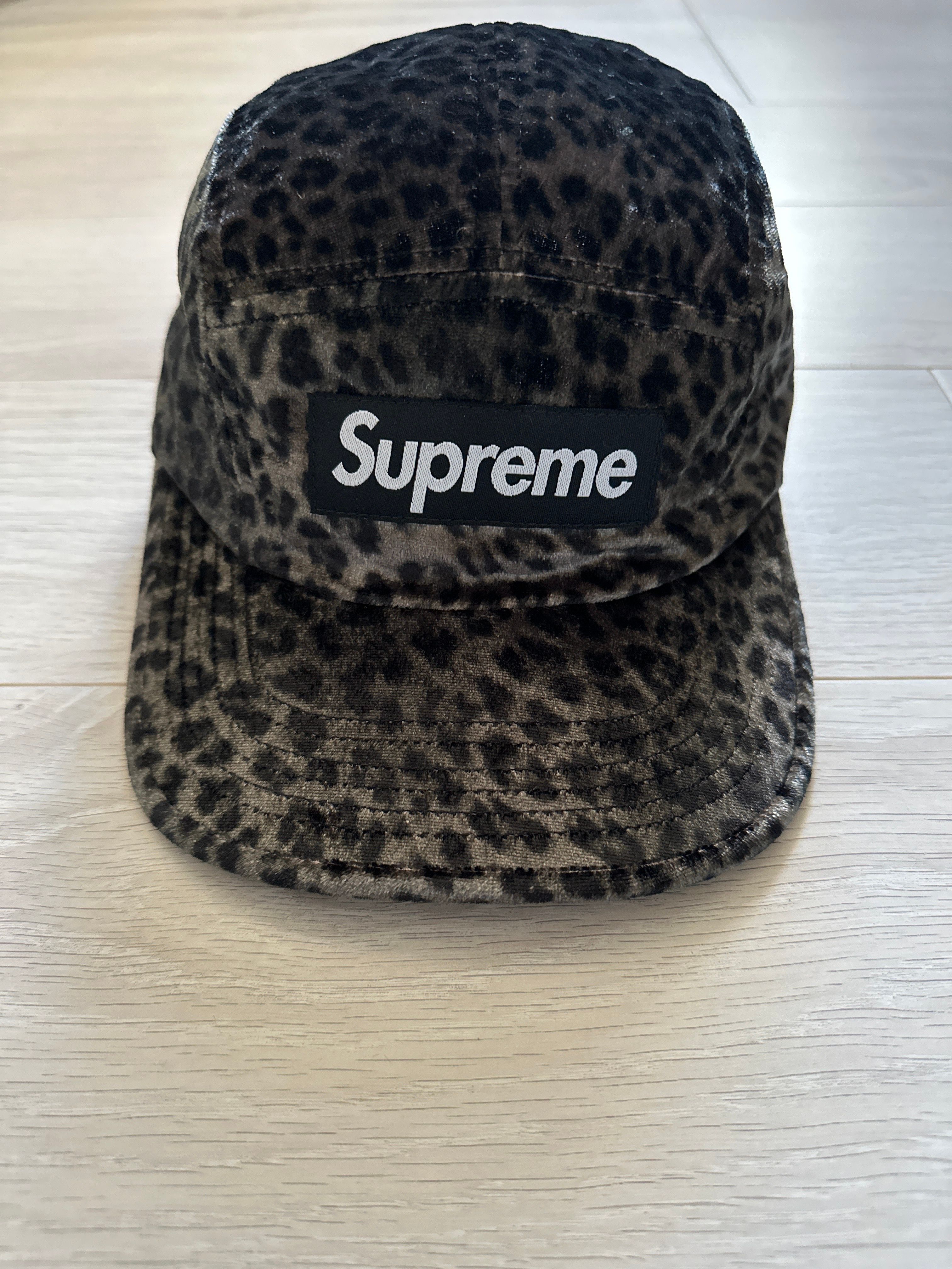 定番人気，大得価】 シュプリーム レオパード ベルベット キャンプ