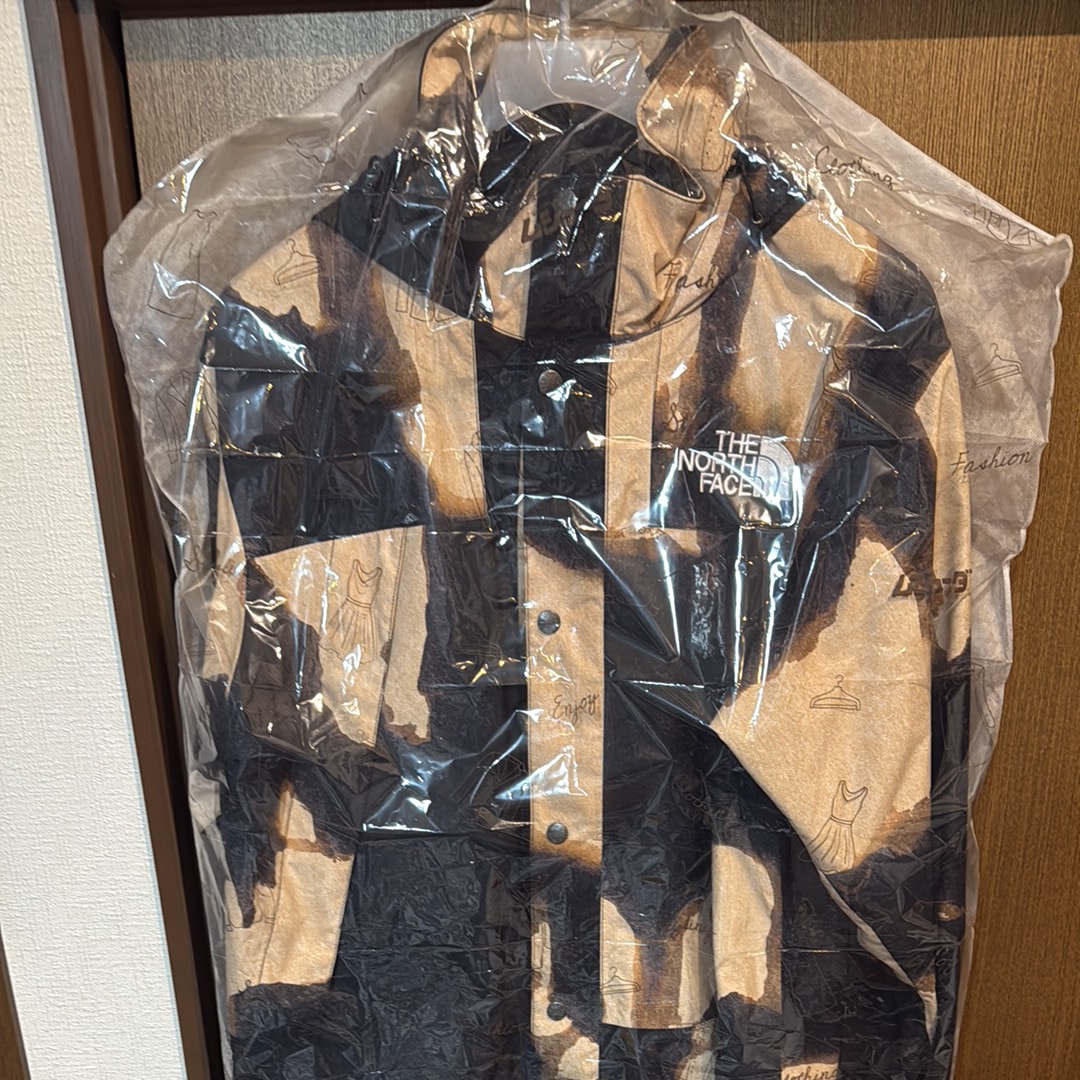 Supreme x The North Face Bleached Denim Print Mountain Jacket "Black"