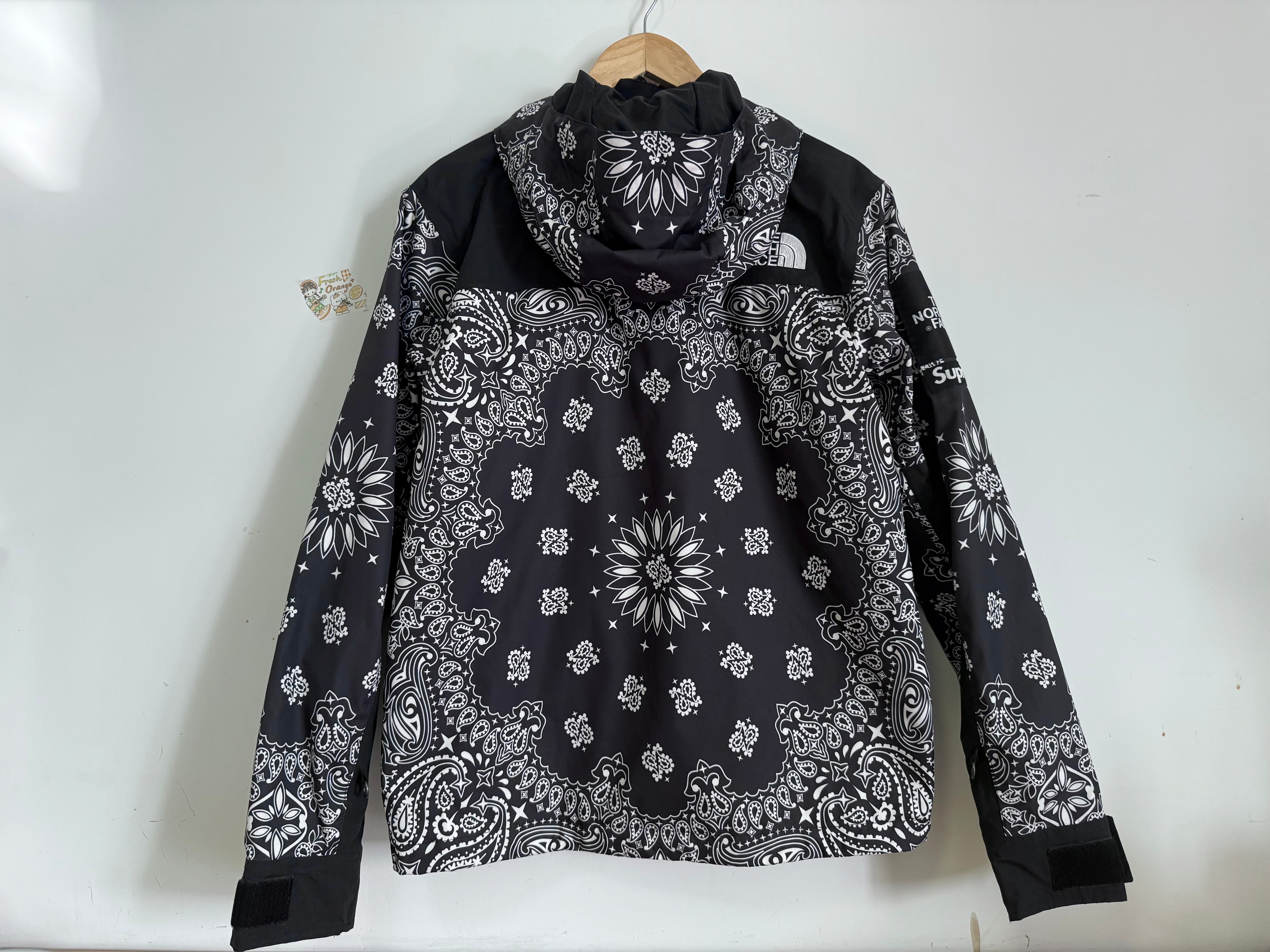 Supreme The North Face Bandana Mountain Parka "Black"