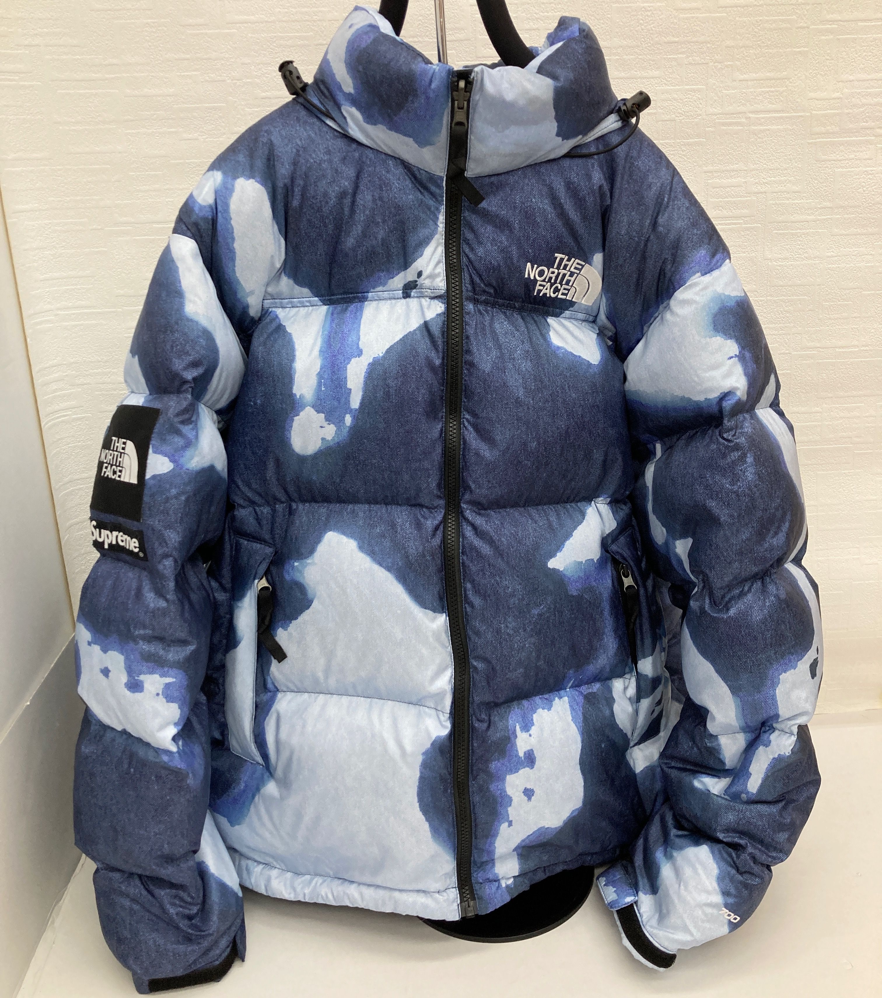Supreme x The North Face Bleached Denim Print Nuptse Jacket "Indigo"