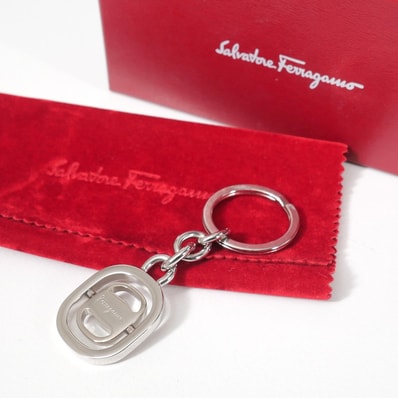 ■美品■Salvatore Ferragamo サルヴァトーレフェラガモ チャーム ヴァラ ブランド古着【中古】20260513/RA9298