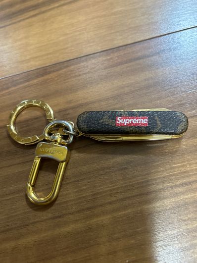 Supreme / Louis Vuitton Pocket Knife Keychain "Brown"