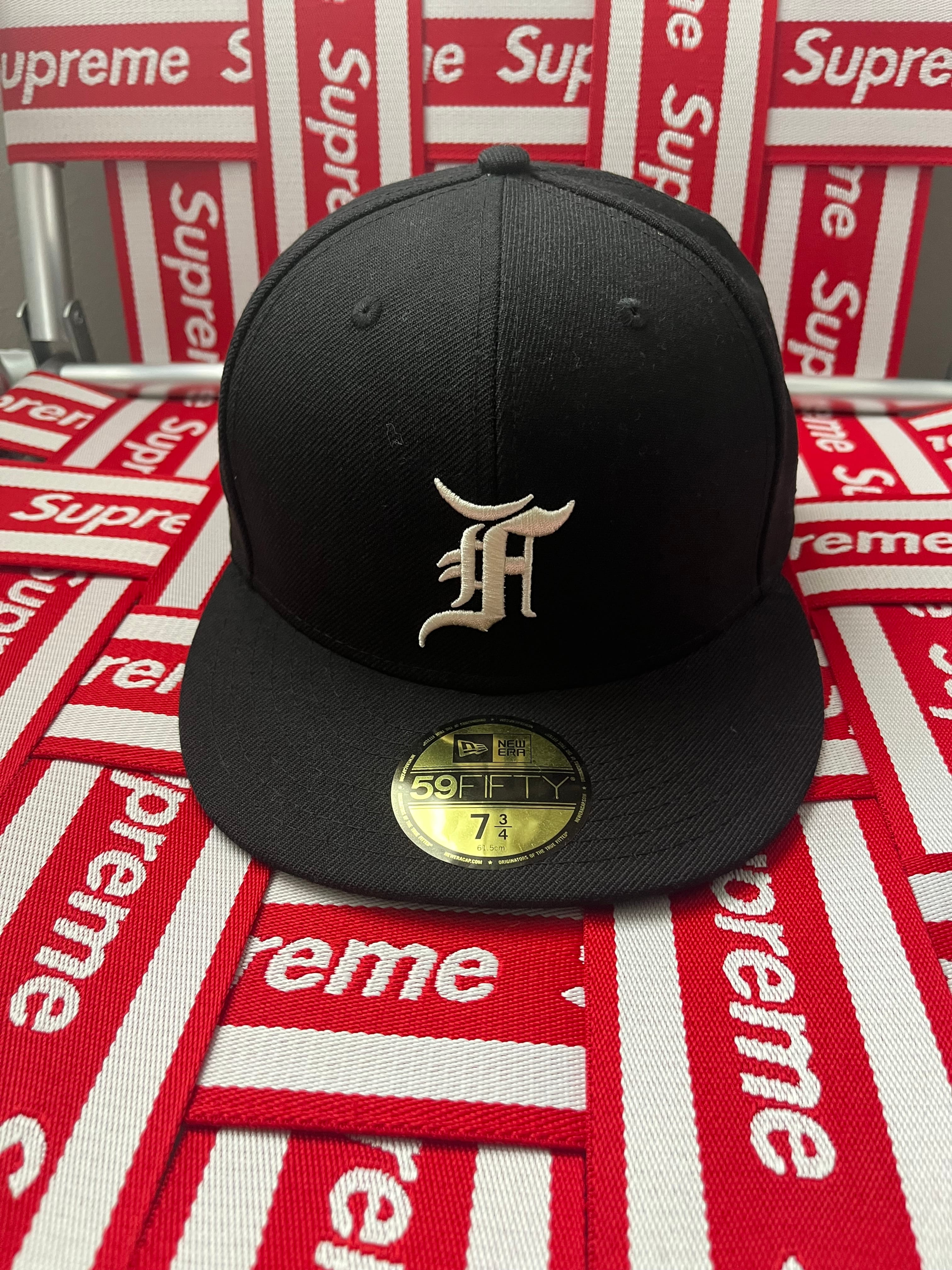 FEAR OF GOD ESSENTIALS New Era Fitted Cap (FW20) "Black"