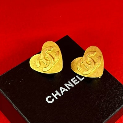CHANEL シャネル ココマーク ハートモチーフ イヤリング GP イヤリング ゴールド
2665b