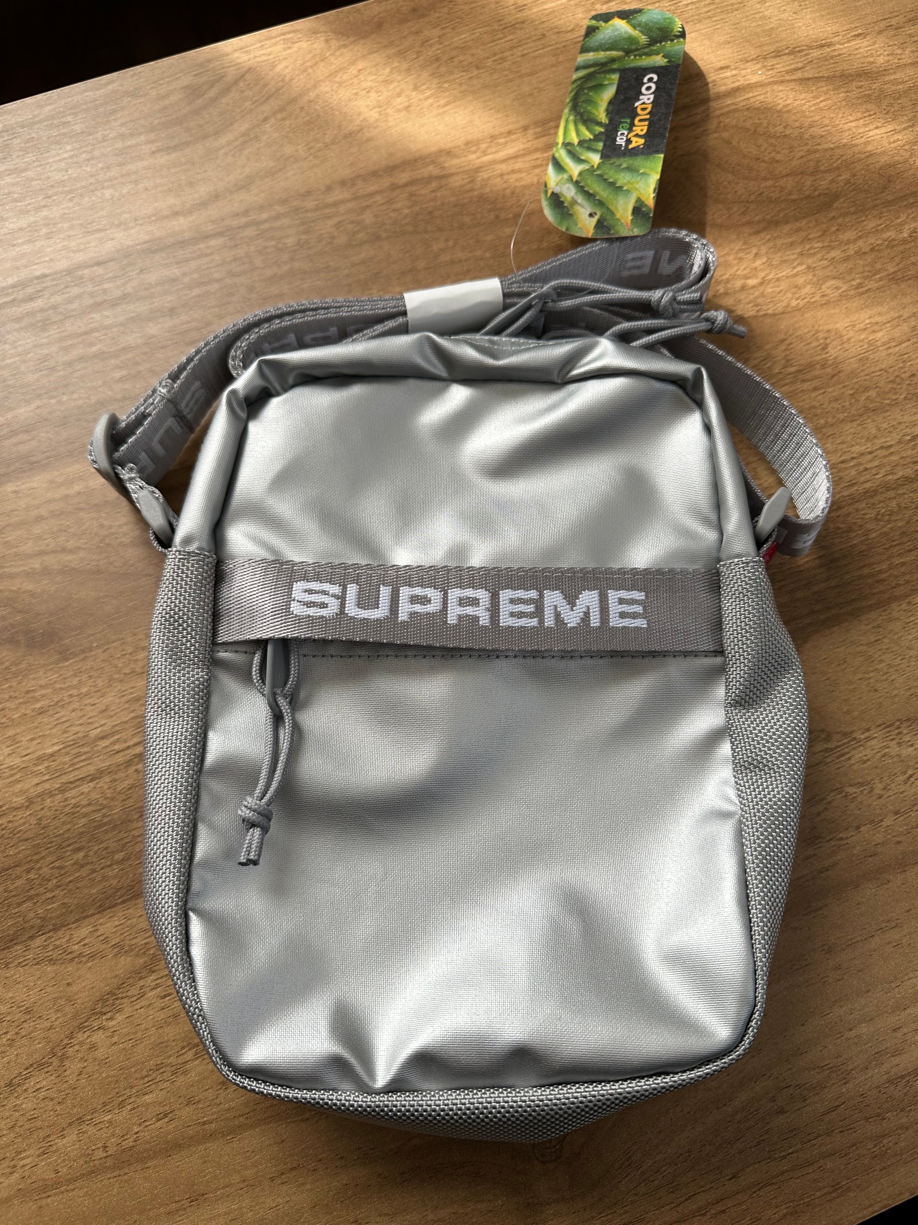 Supreme FW22 Shoulder Bag 