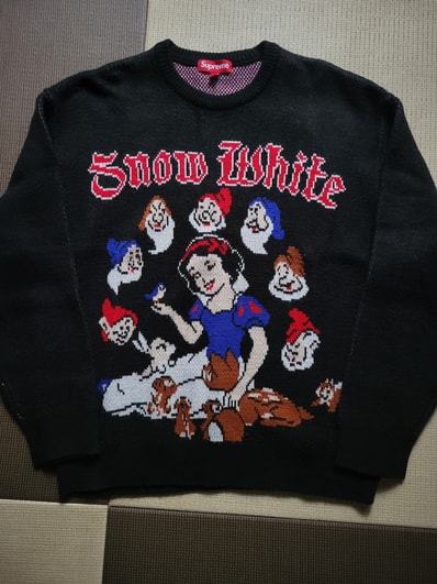 Supreme Snow White Sweater "Black"
