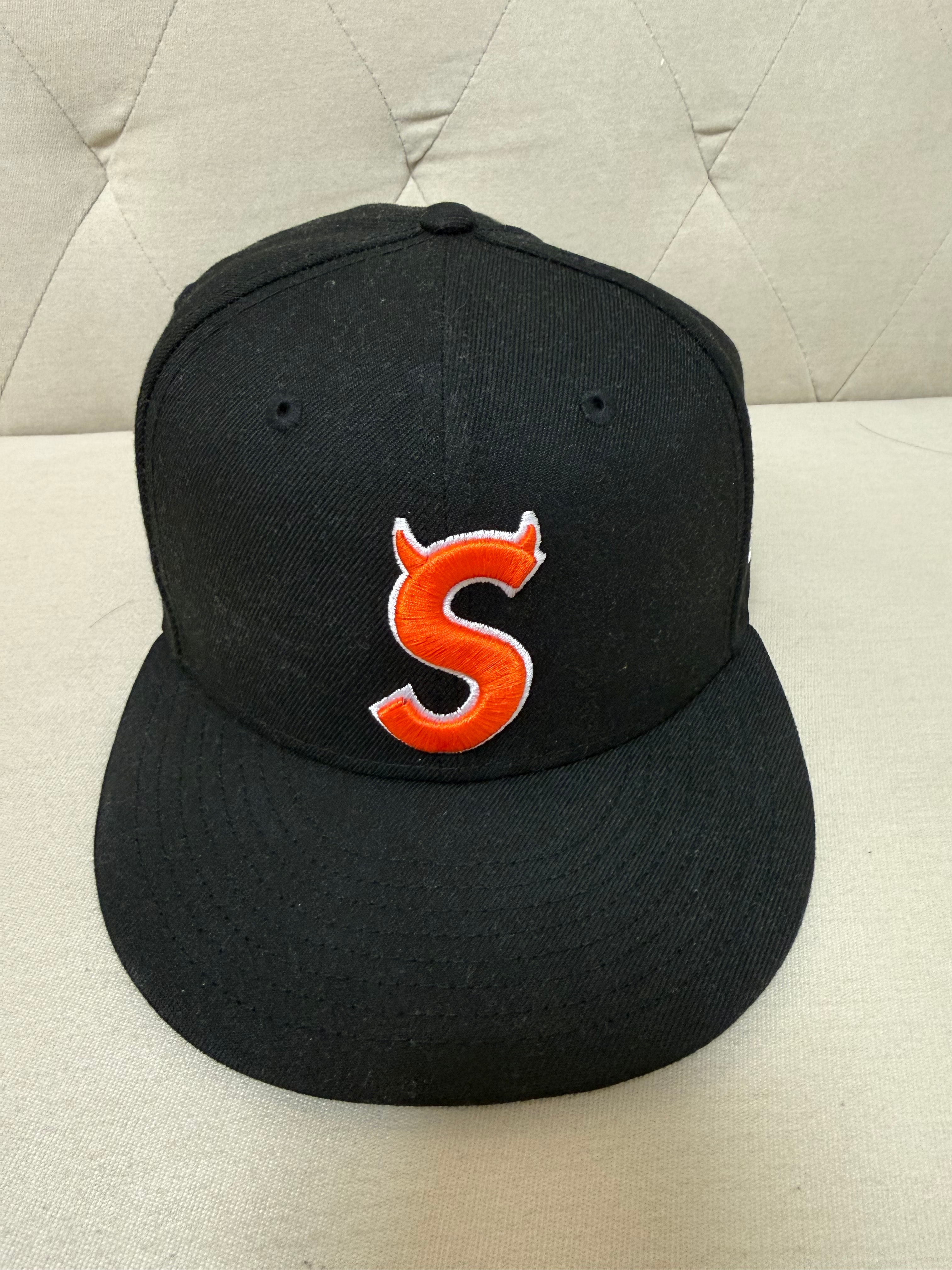 Supreme Devil S Logo New Era "Black"