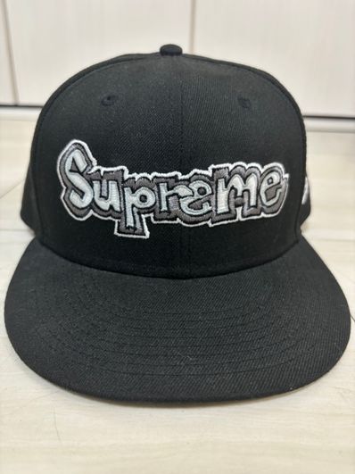 Supreme Gonz Logo New Era® "Black"
