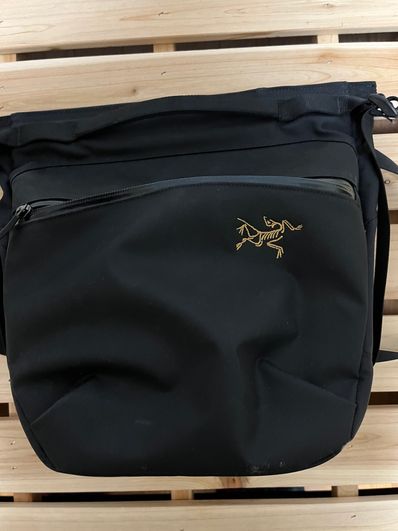 ARC TERYX ARROW 8 SHOULDER BAG "Black"