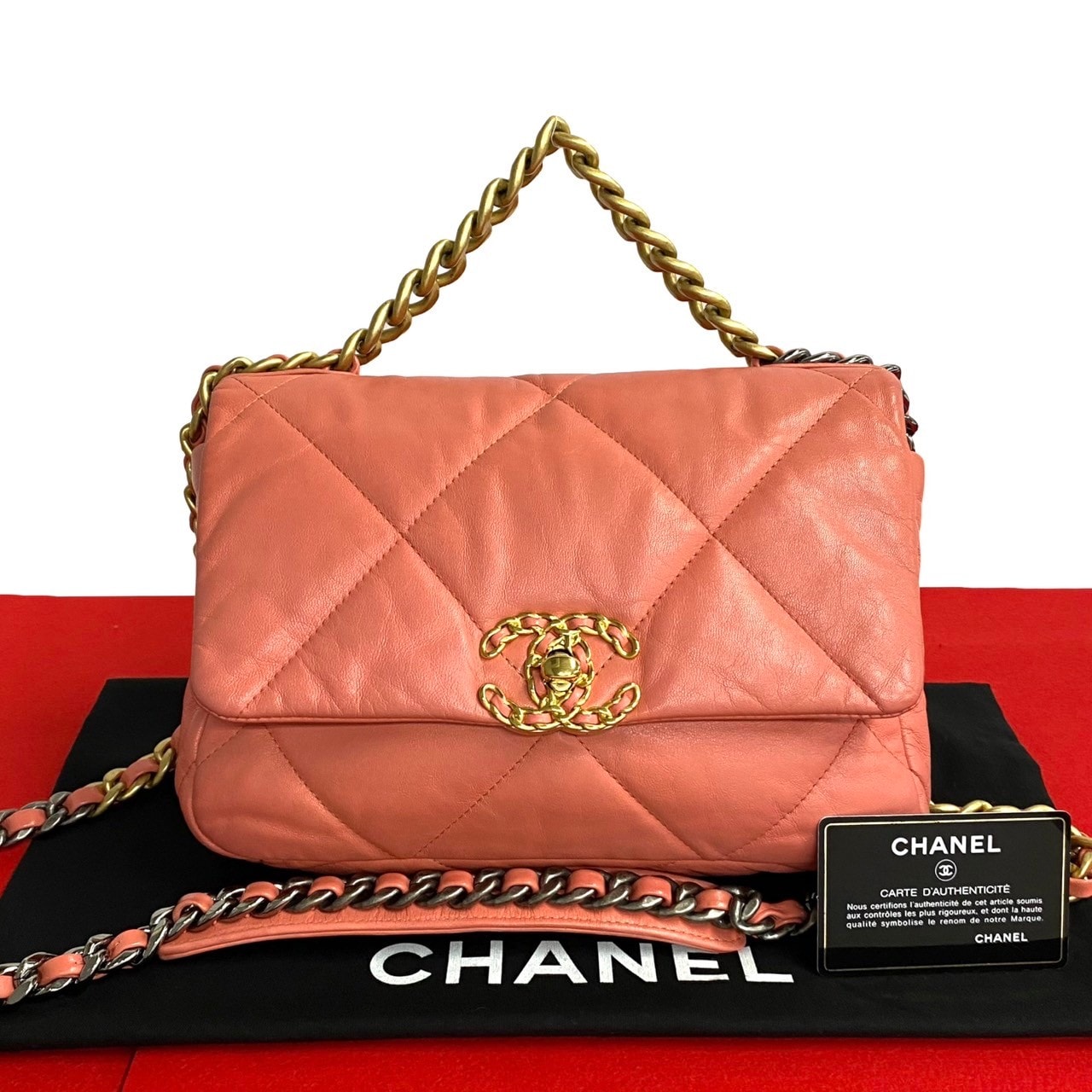 CHANEL シャネル シャネル19 マトラッセ ココマーク ラムスキン ショルダーバッグ ピンク
 11018