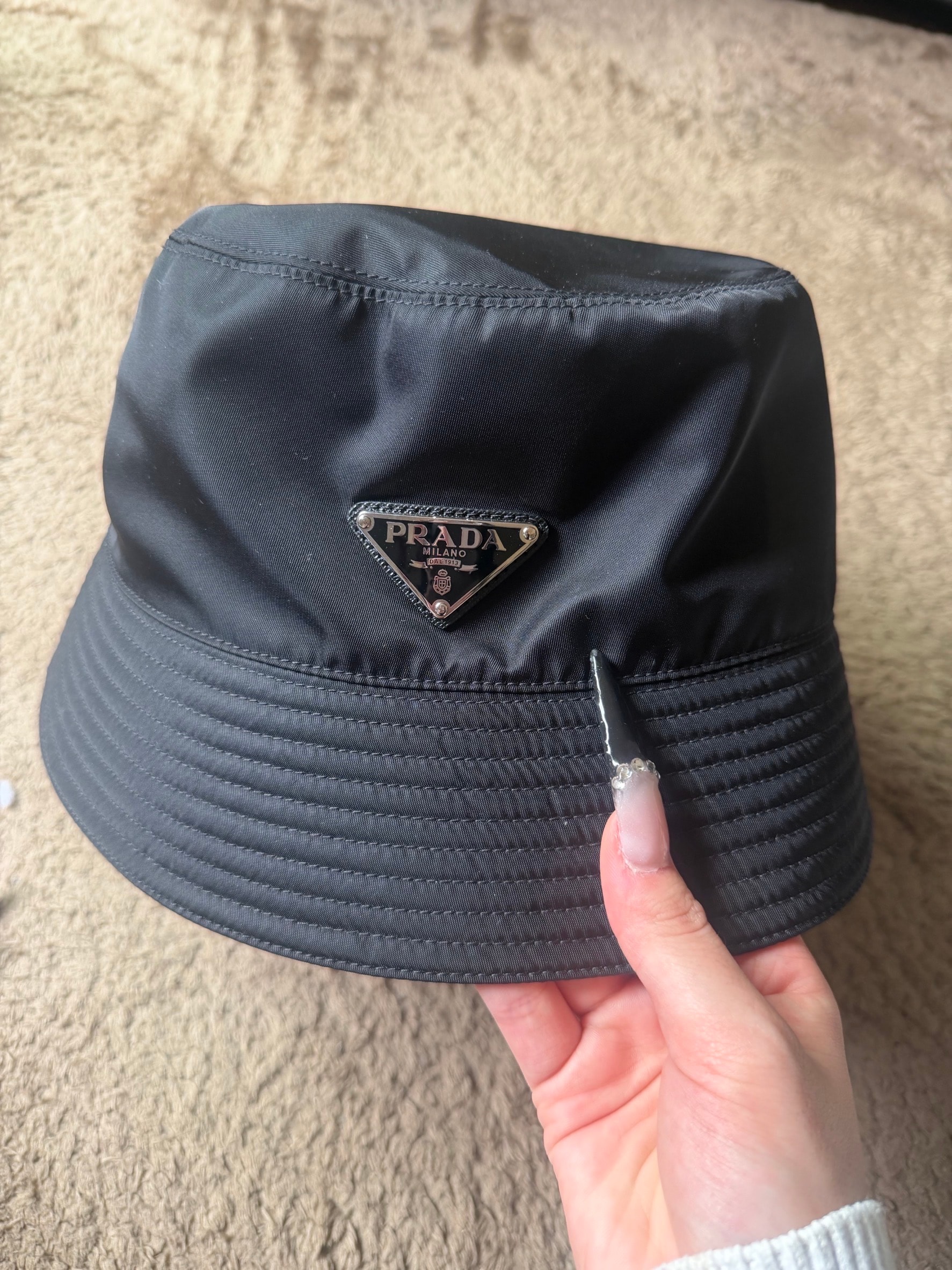 PRADA バケハ