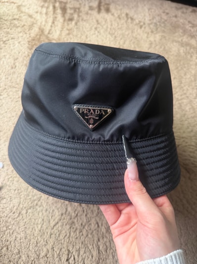 PRADA バケハ
