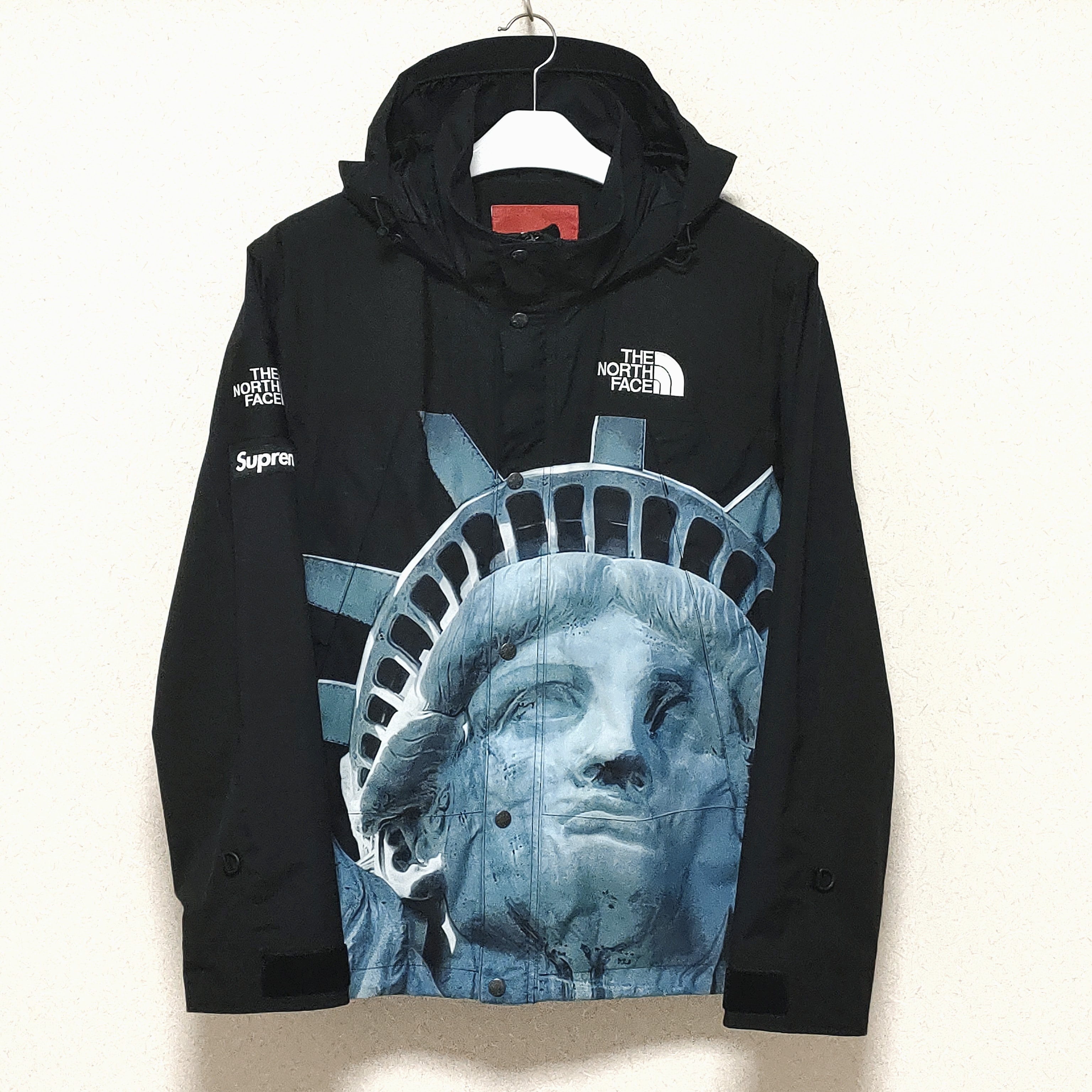 Supreme x The North Face Statue of Liberty Mountain Jacket "Black"