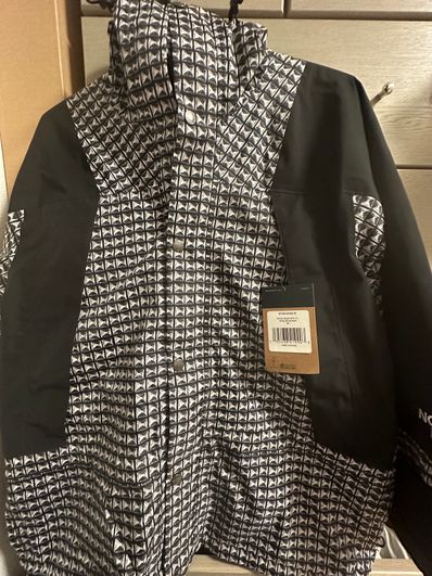 Supreme x The North Face Studded Mountain Light Jacket "Black"