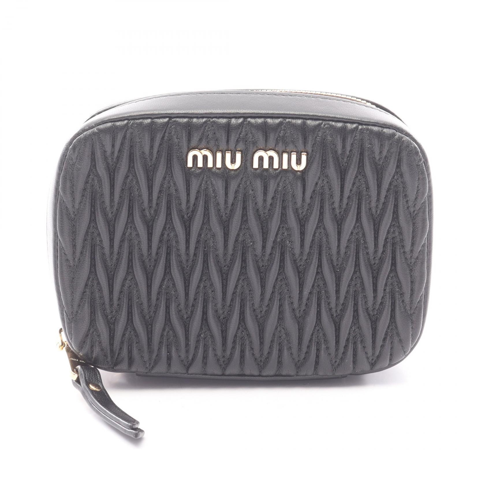 ミュウ ミュウ Miu Miu マテラッセ ポーチ バッグ レザー レディース ブラック系 【中古】
