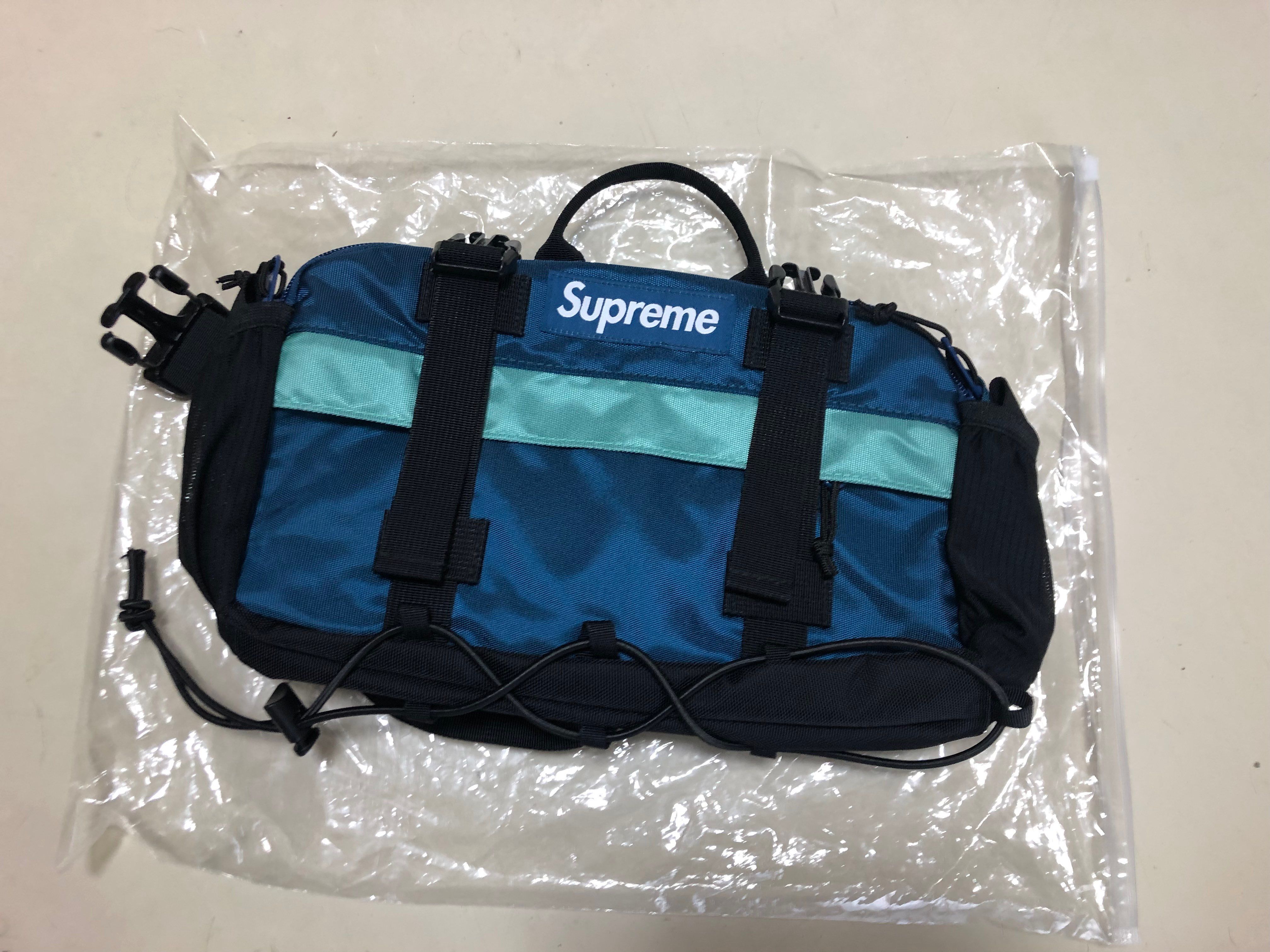 Supreme Waist Bag (19FW) 