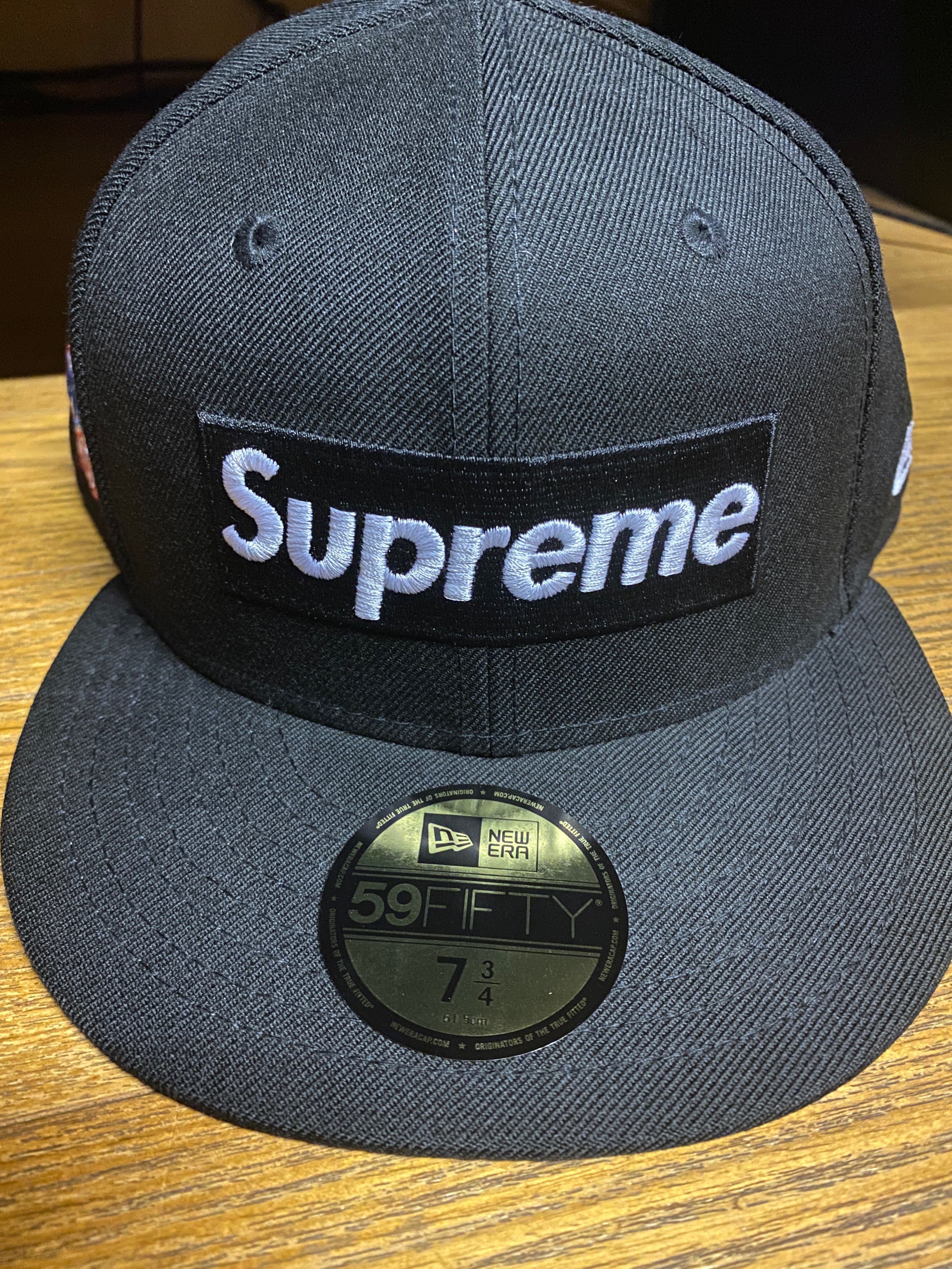 Supreme World Famous Box Logo New Era® "Black"