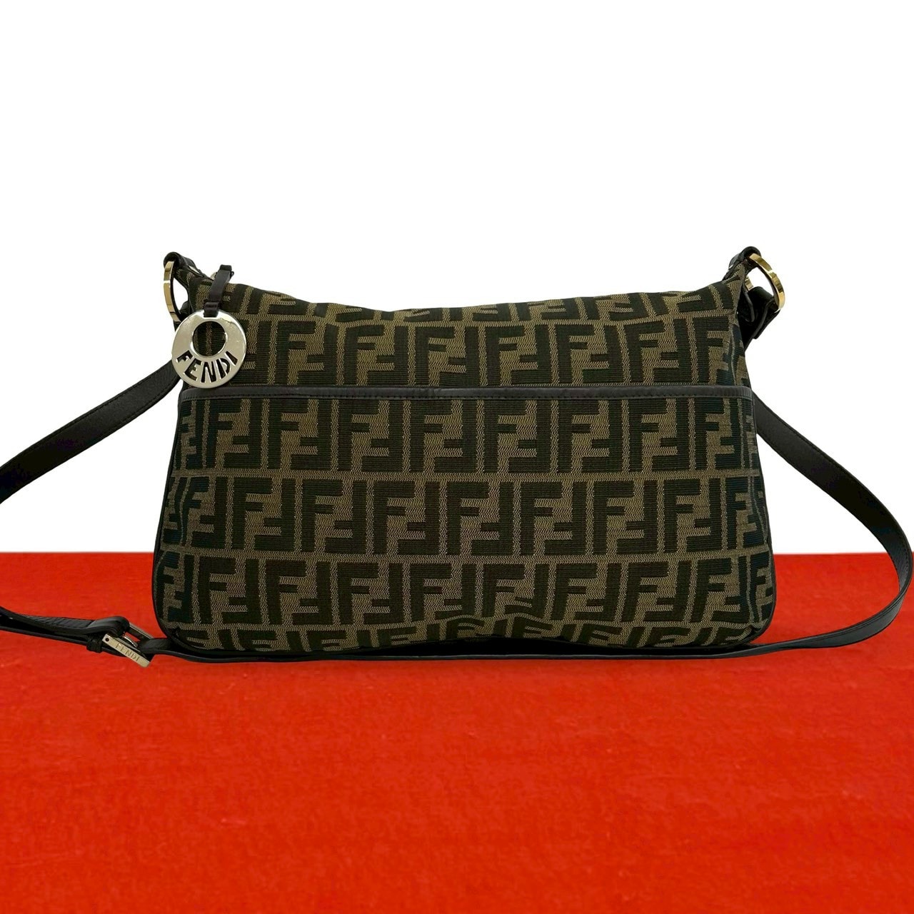 FENDI フェンディ ズッカ FF 柄 キャンバス レザー ショルダーバッグ カーキ
 59775